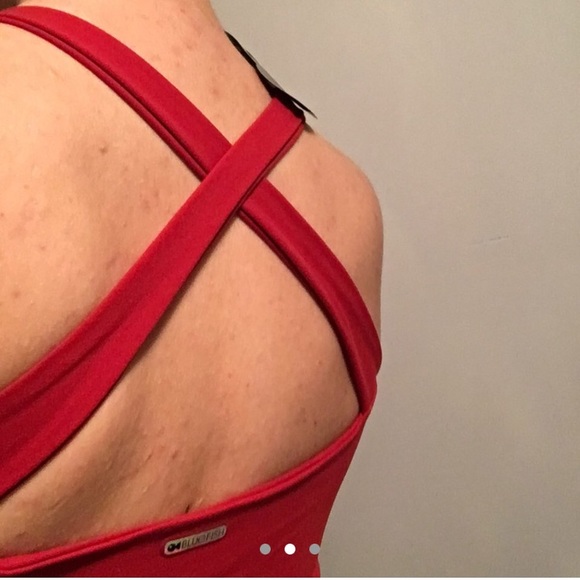 Red knotted bluefish activewear top - Picture 2 of 3